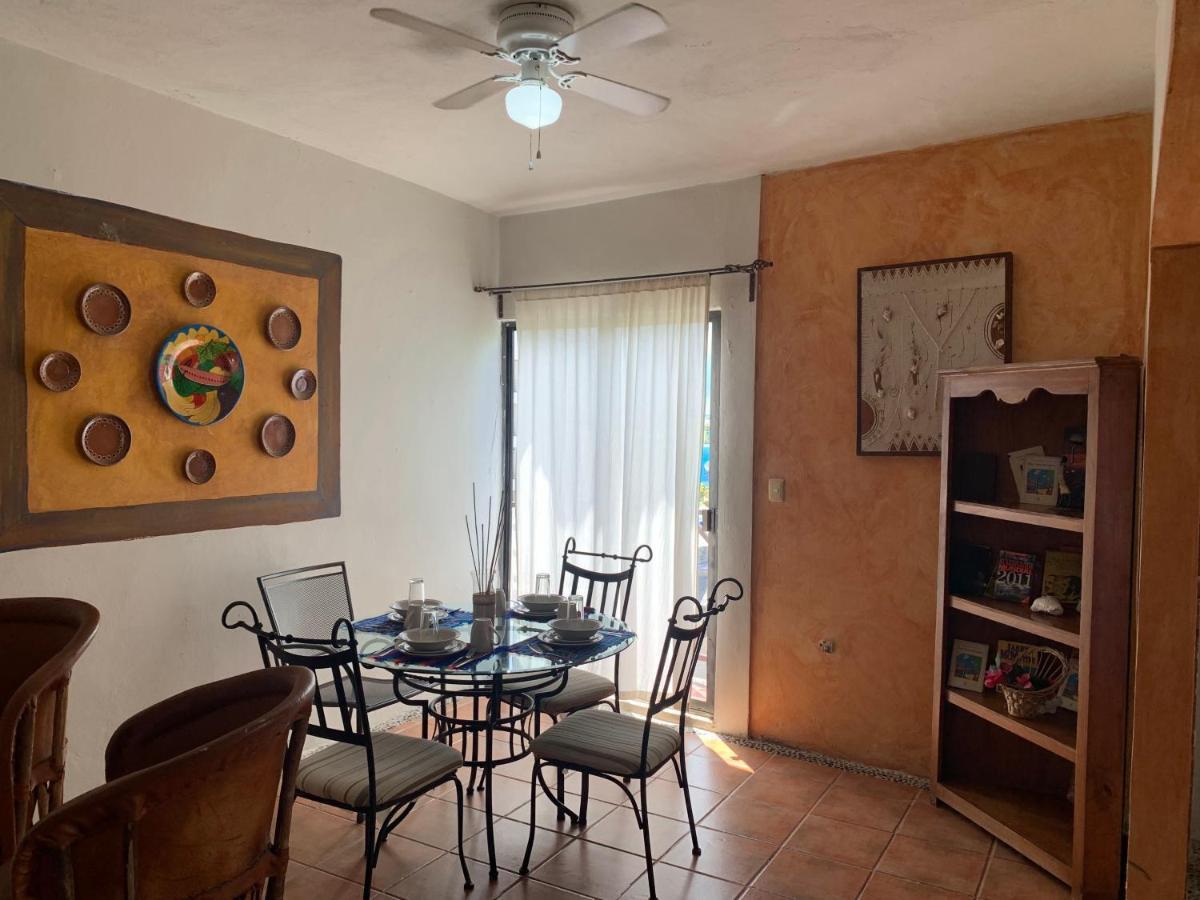 Casa Caribe Канкун Экстерьер фото A dining room in a typical middle-class home in Mexico