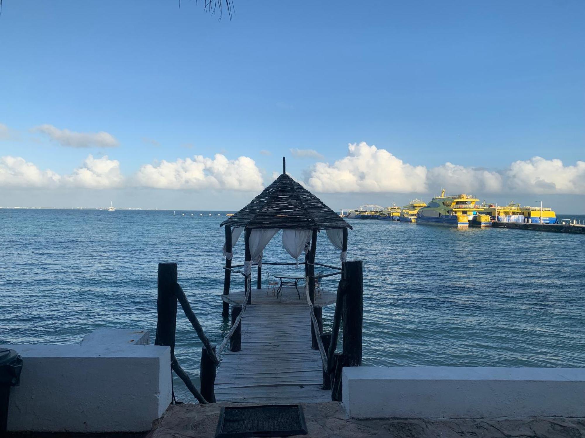 Casa Caribe Канкун Экстерьер фото View of the port of Labuan